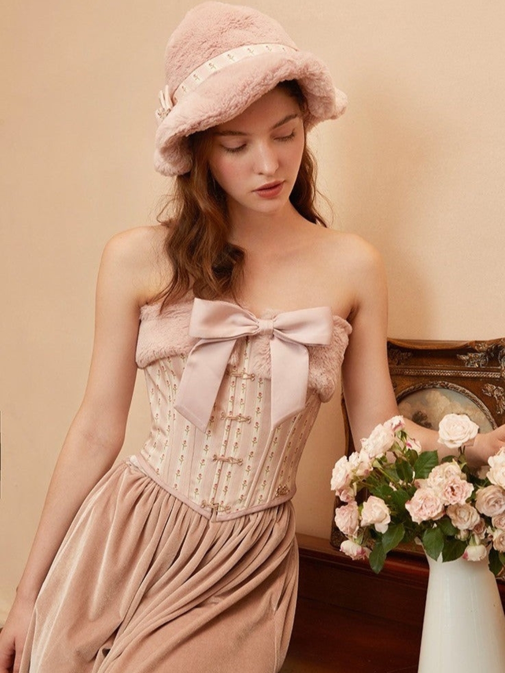 Elegant Pink Strapless Bow Corset - Picture 2 of 5